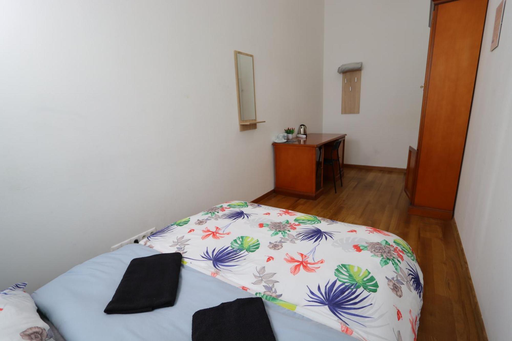 Fantastic Waw - C19 Room E Варшава Экстерьер фото